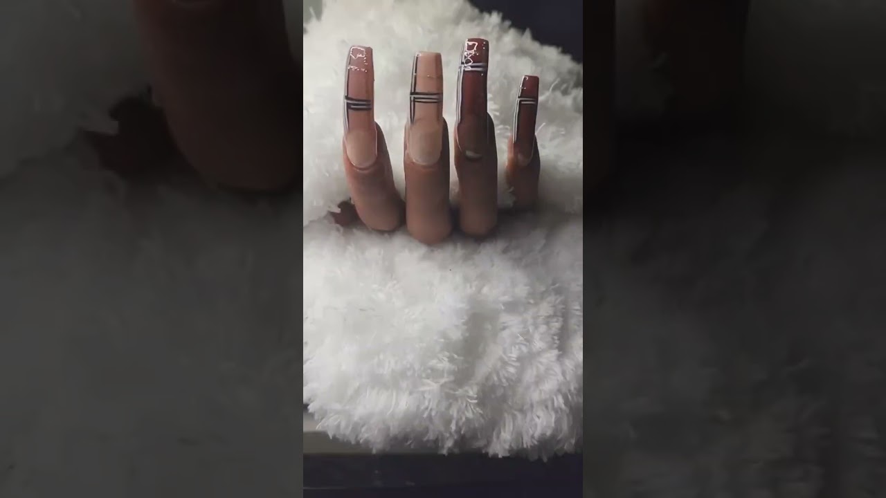 NAIL REVEAL 
