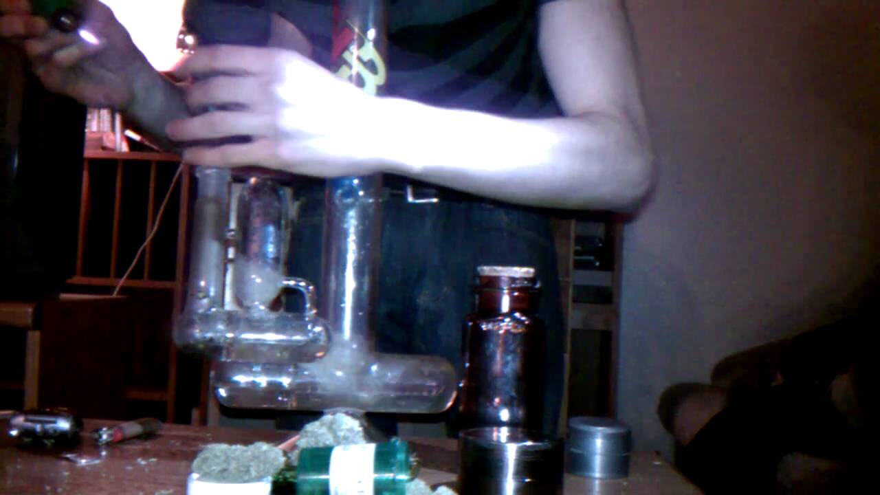 Herb Iron Bong Hit