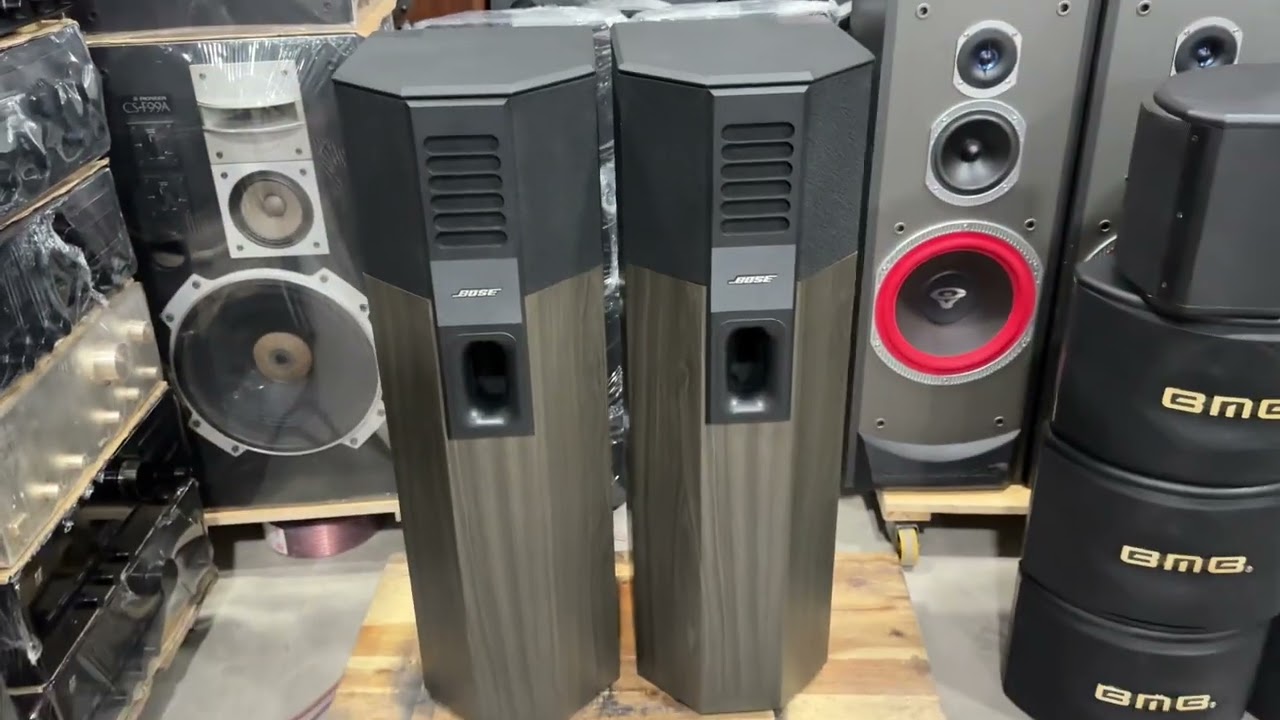 22/6 Loa Bose 701 hai lỗ thông hơi zin đẹp giá : 18 triệu lh : 0936404639