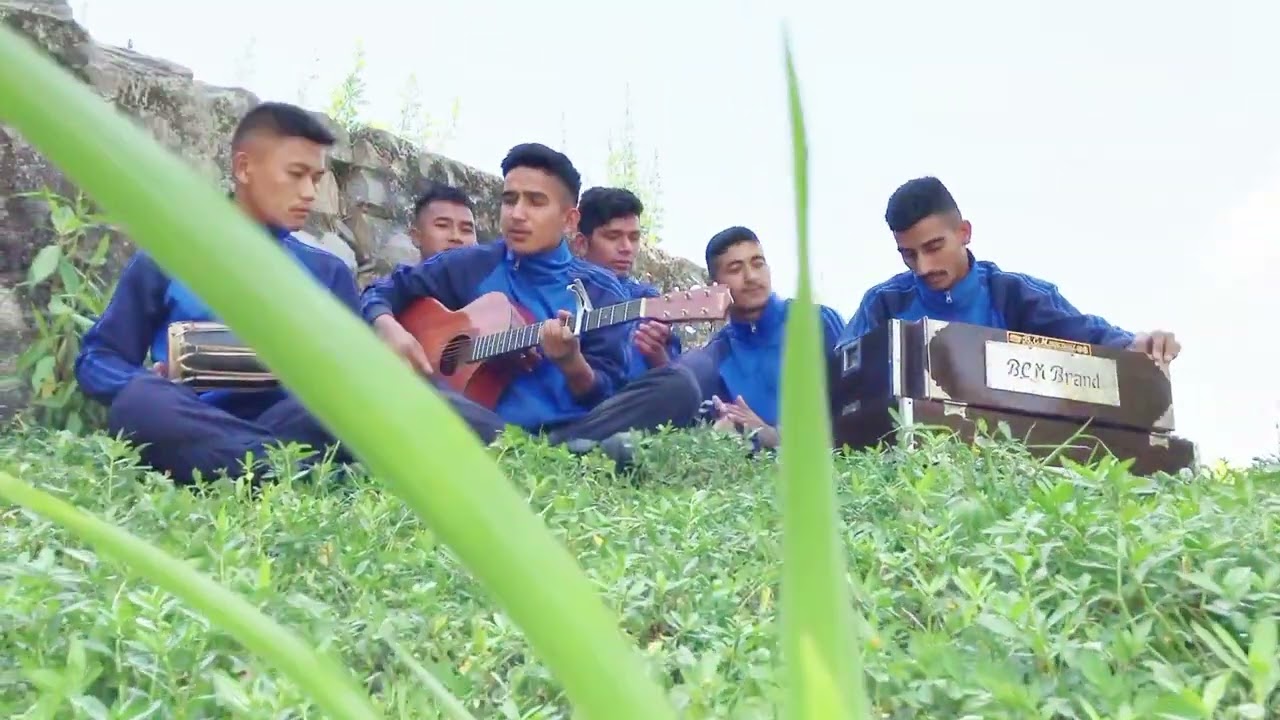 Ghumti nira late bhayo sanu maya Lai batai Ma bhet bhyo🌼🥰 cover by Ru zan   #best #nepalpolice