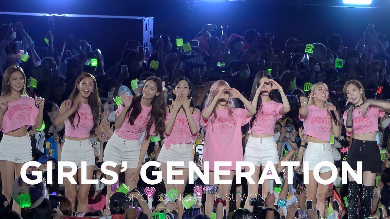 [Fancam] 소녀시대 (SNSD) Ending Moment At SMCU Concert in Suwon 220820