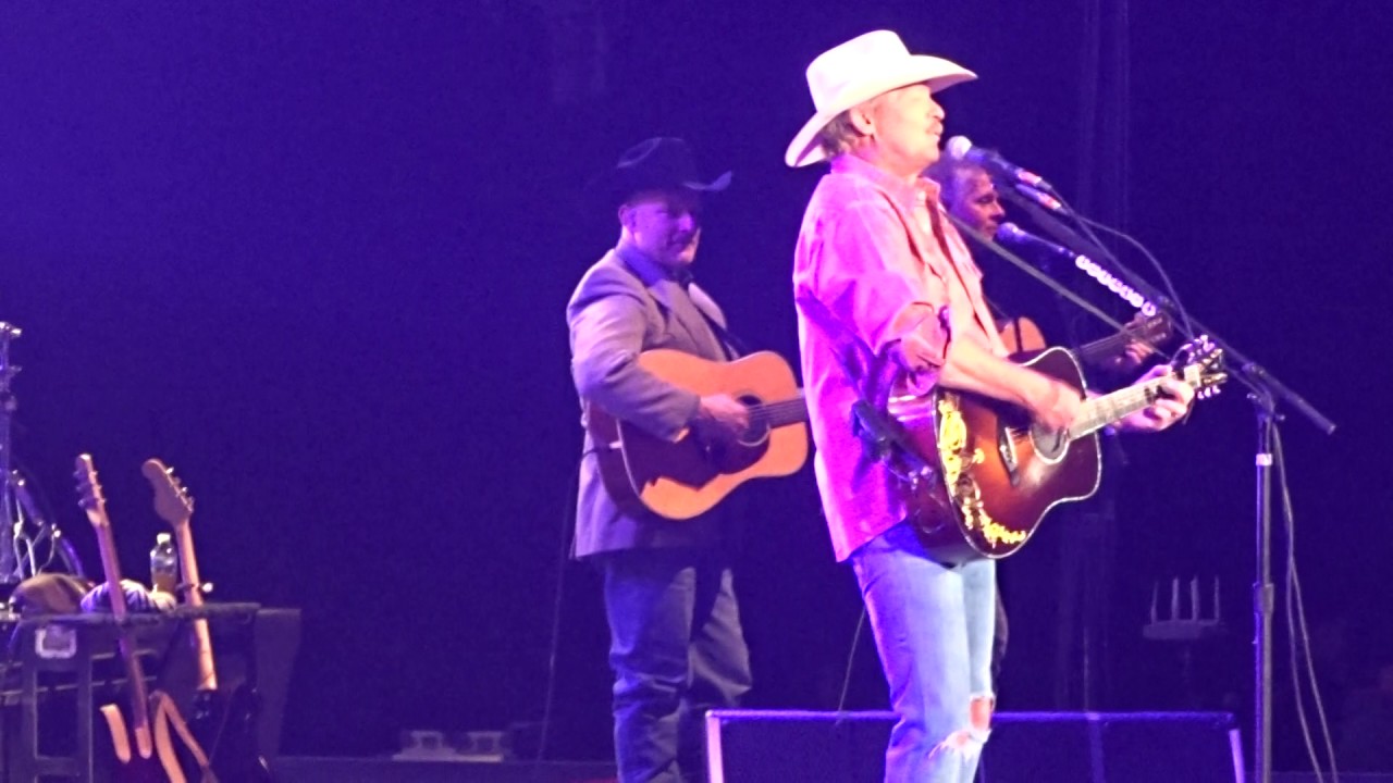Alan Jackson - Livin' On Love, live at Infinite Energy Center Duluth, Atlanta, 28 January 2017