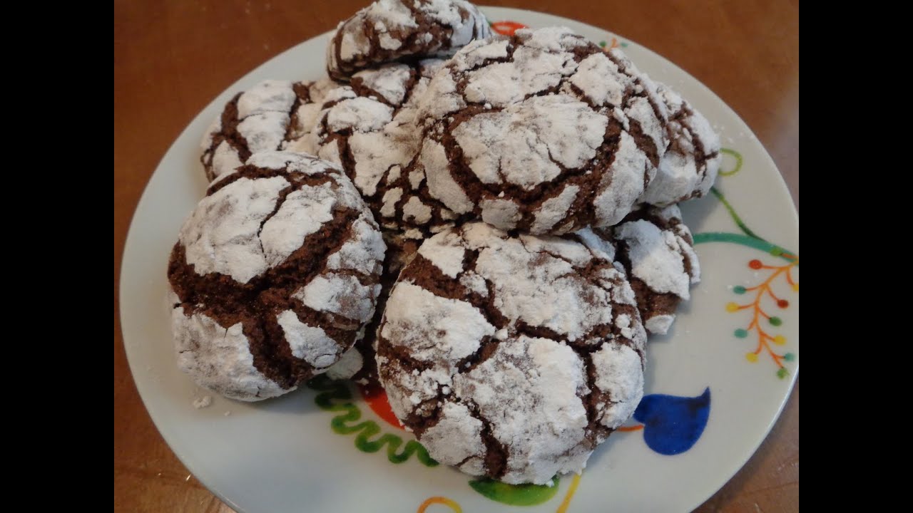 Σοκολατένια κρακελέ - ραγισμένα μπισκότα / Chocolate crackle cookies