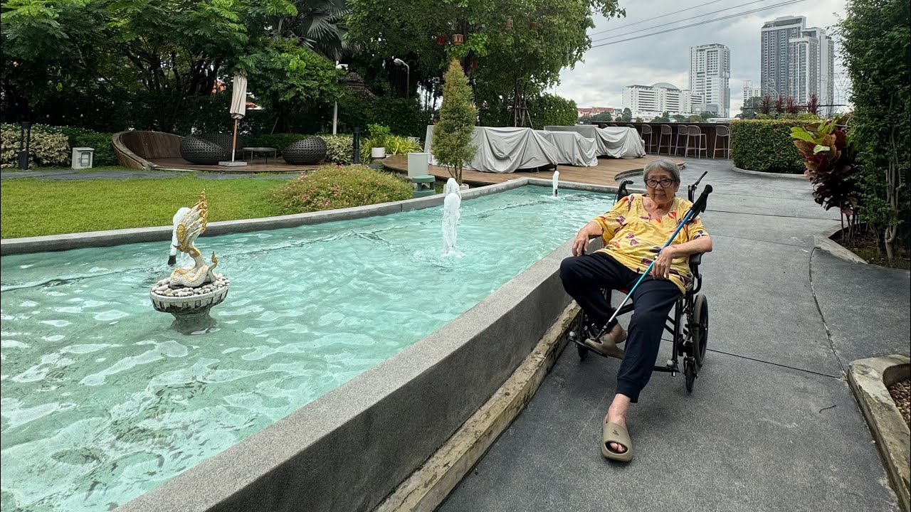 We Hotel Riverfront Bangkok