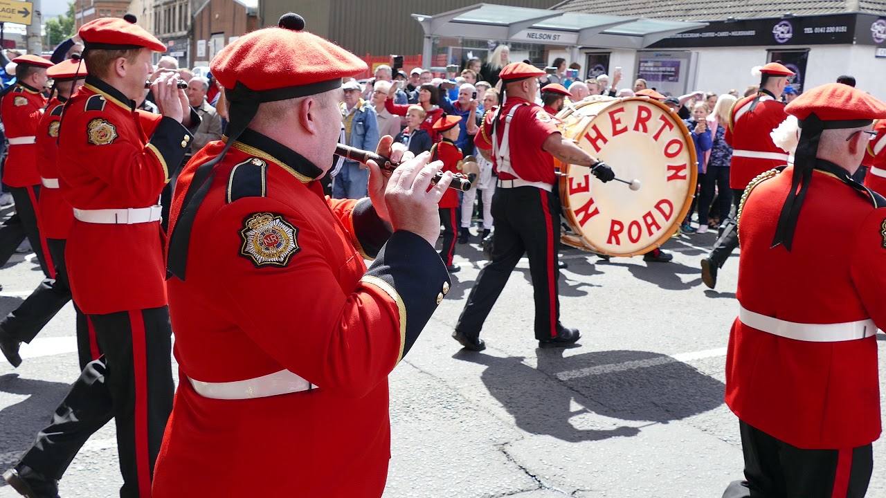 The Netherton Road Flute Band venture Under THAT Bridge!