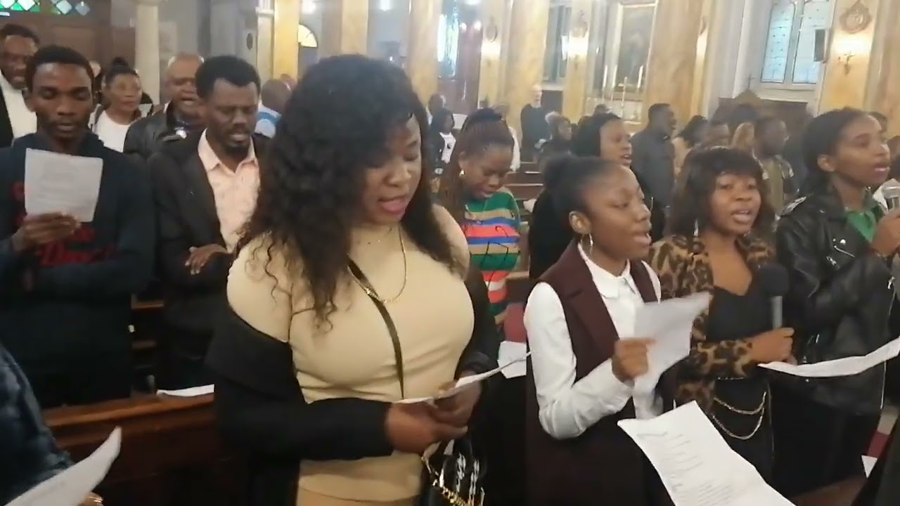 Dieu nous accueille en sa maison - Chorale Sainte Marie des Anges d'İstanbul