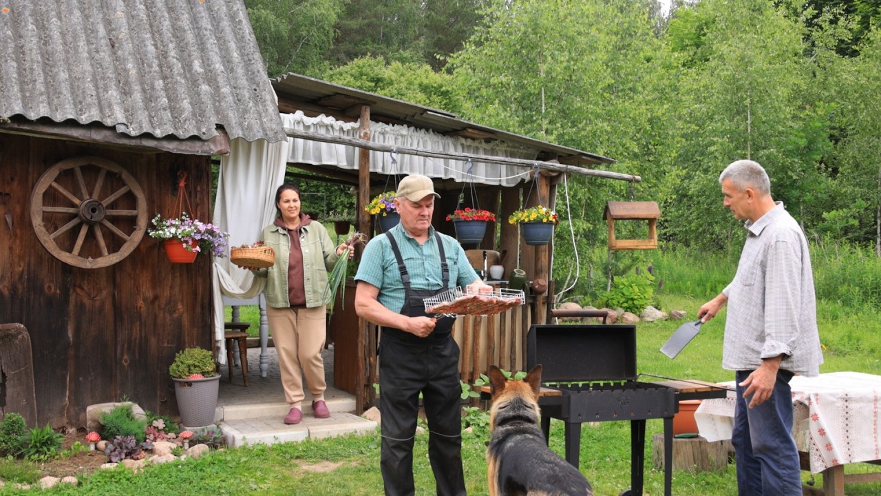 Happy days with Grandpa 🏡Cozy family days, street food 🔥 and gardening