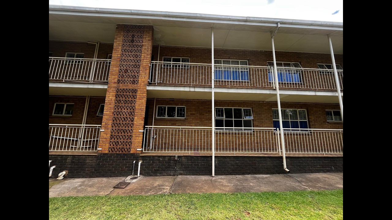 To Rent - Spacious 2 Bedroom Apartment with Enclosed Balcony in Villieria, Pretoria