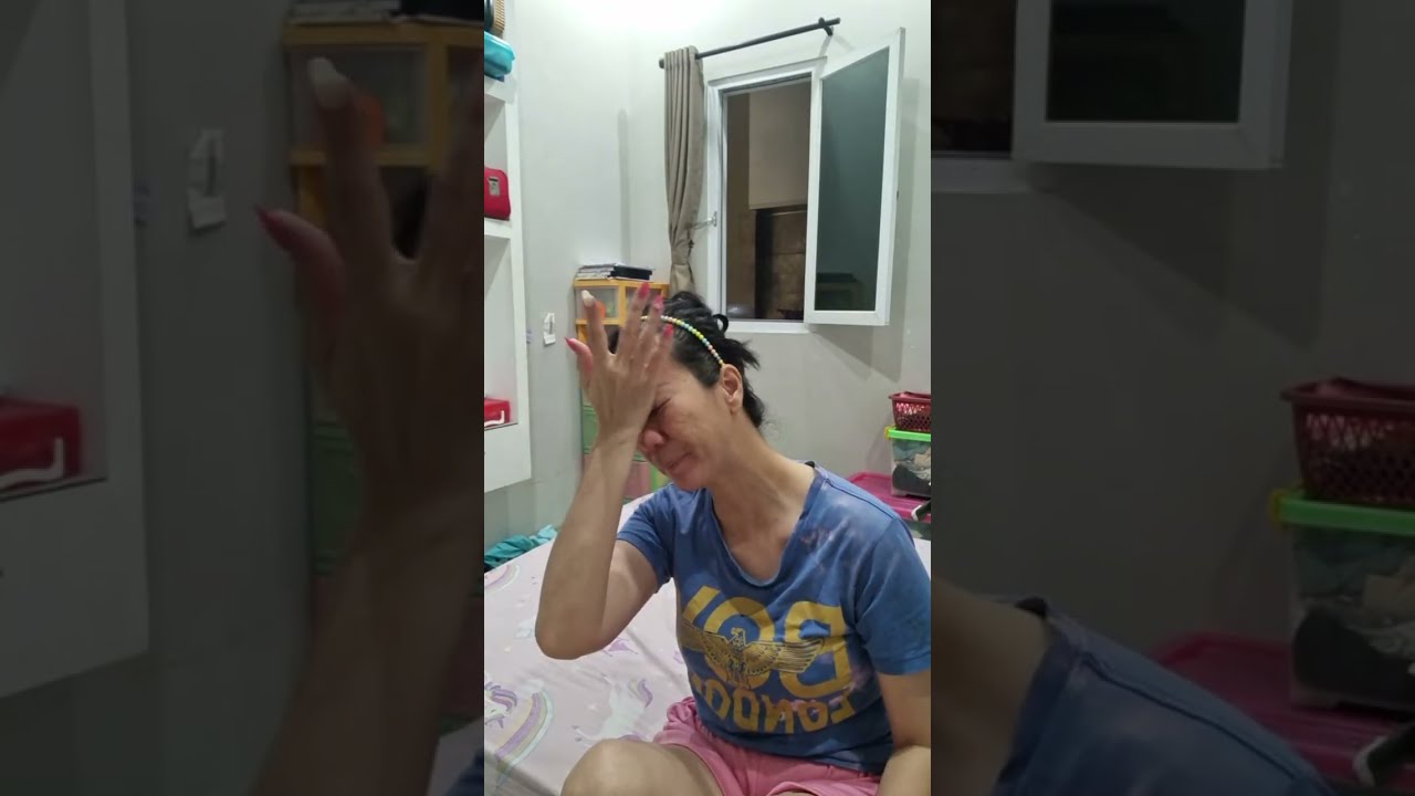 Hannie sedang live sekarang!