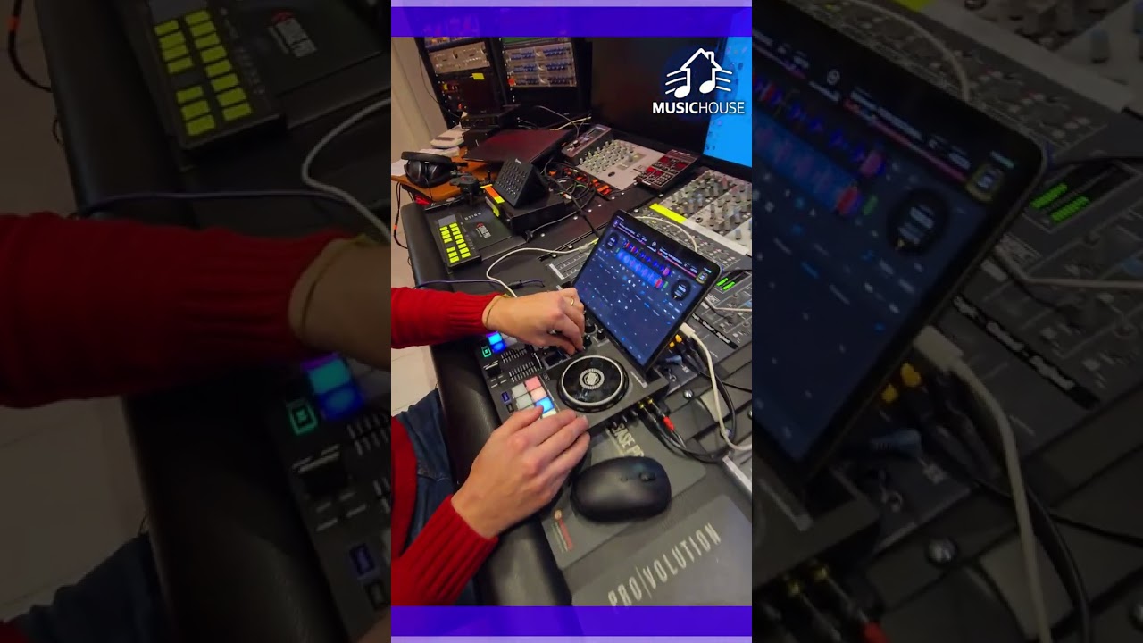 Corso per DJ - Samuele mixa con Loop ed Effetti - Music House - sede di Ascoli Piceno