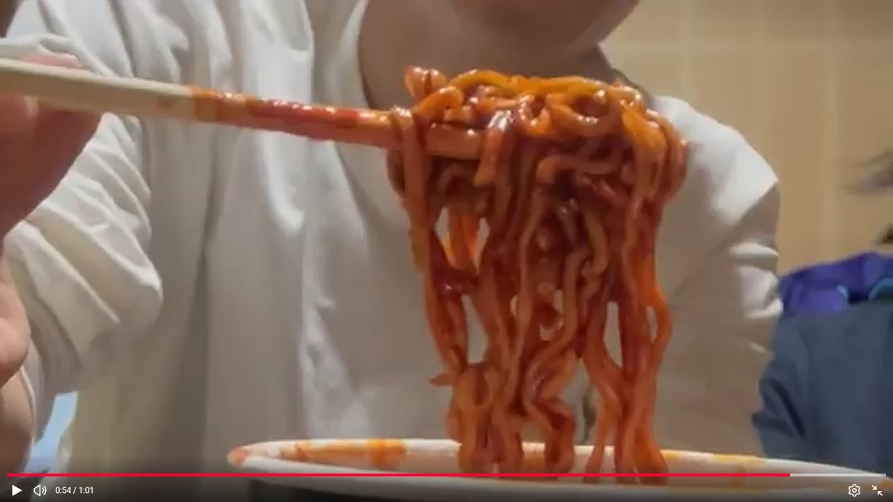 [ばーいの倍⁉]　激辛好きにブルダック食わせてみたら…