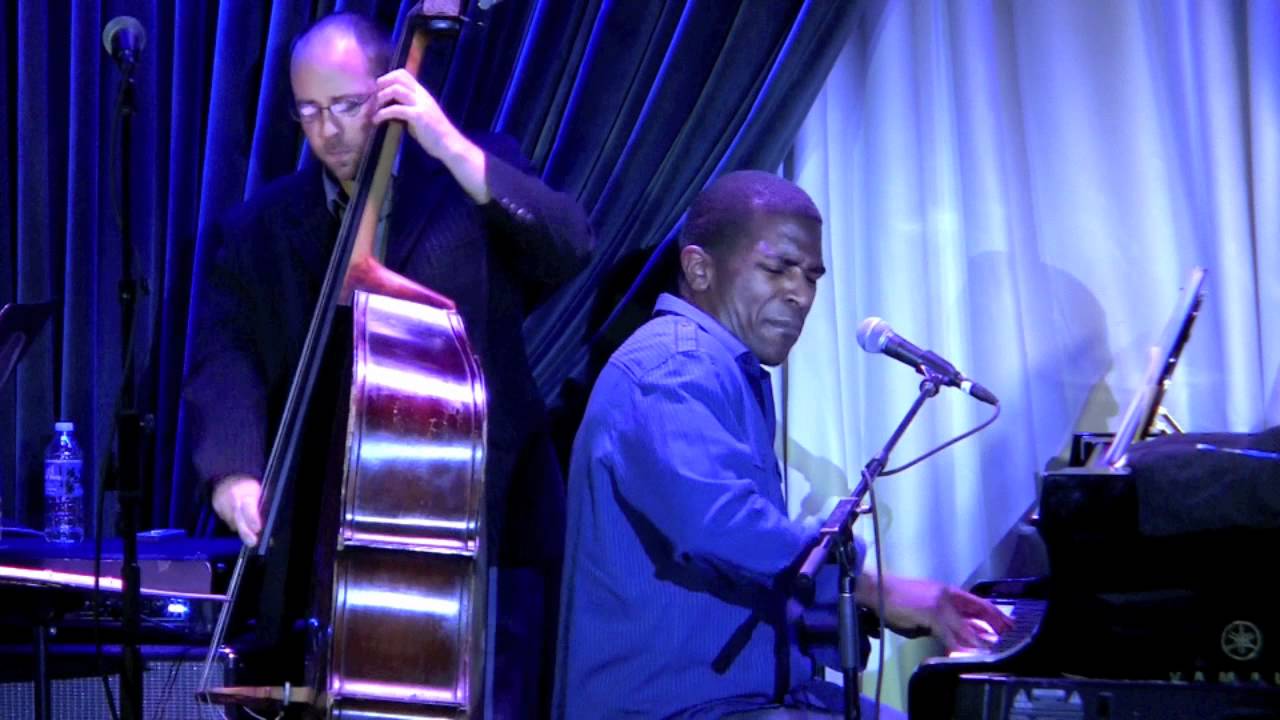 Chelsea Baratz performing "Let The Sunshine On Our Love" Live at the Blue Note in NYC on 11-12-11