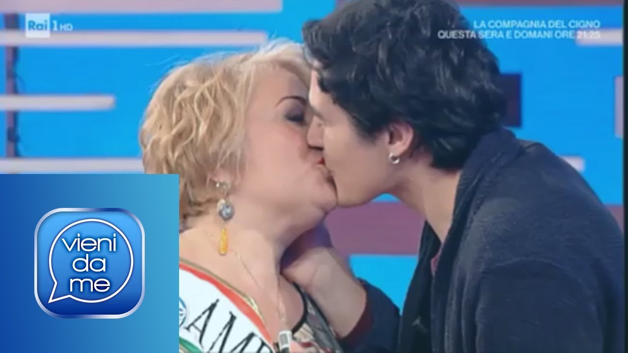 Il bacio di Cristiano Caccamo - Vieni da me 07/01/2019