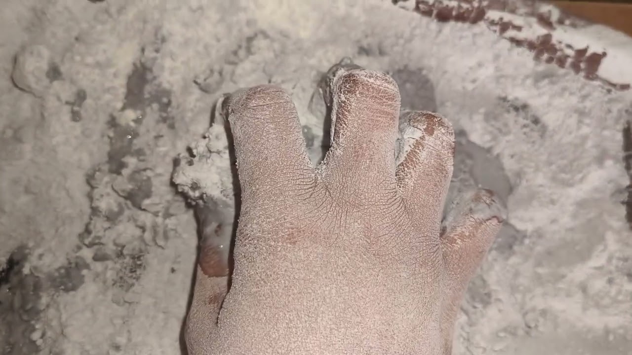 Magic dough with an earthy scent