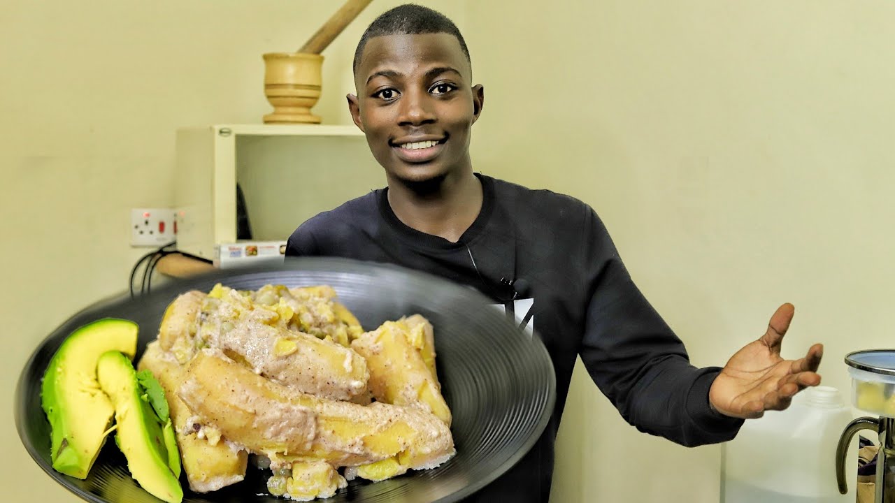 Ugandan food: Matooke with groundnuts recipe // katogo recipe