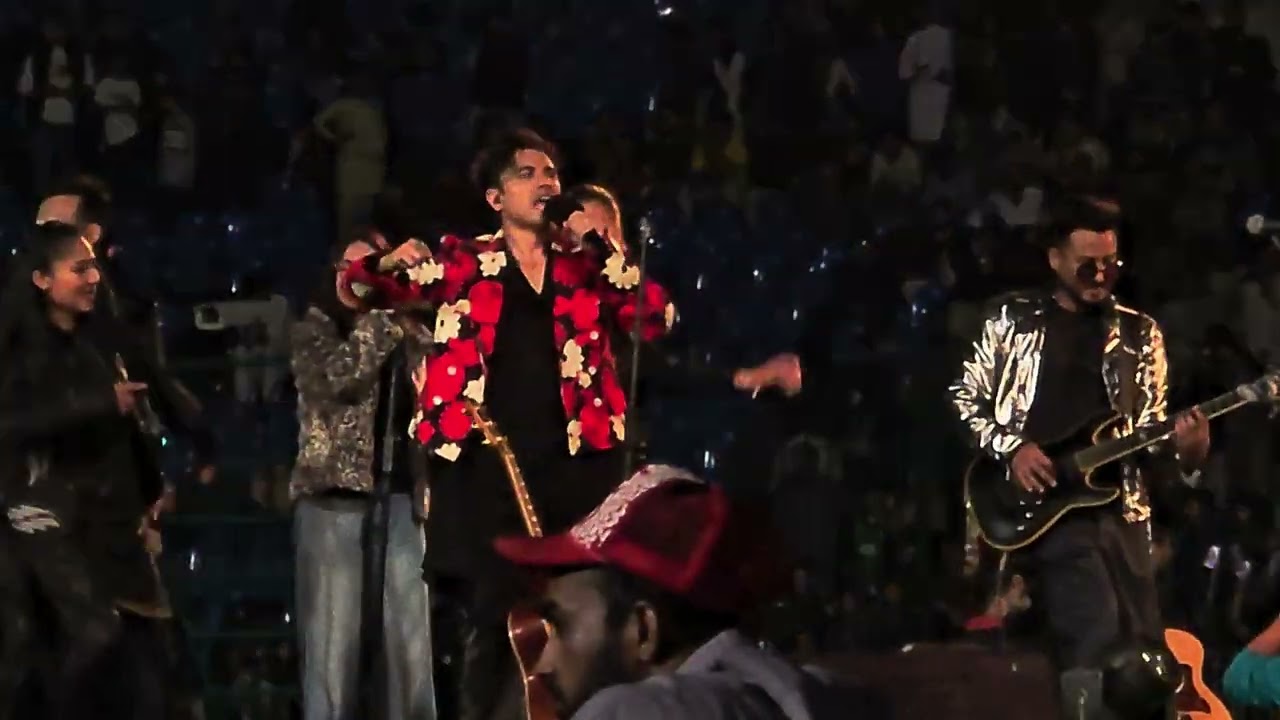 Mela Loot Liya | Ali Zafar live performance