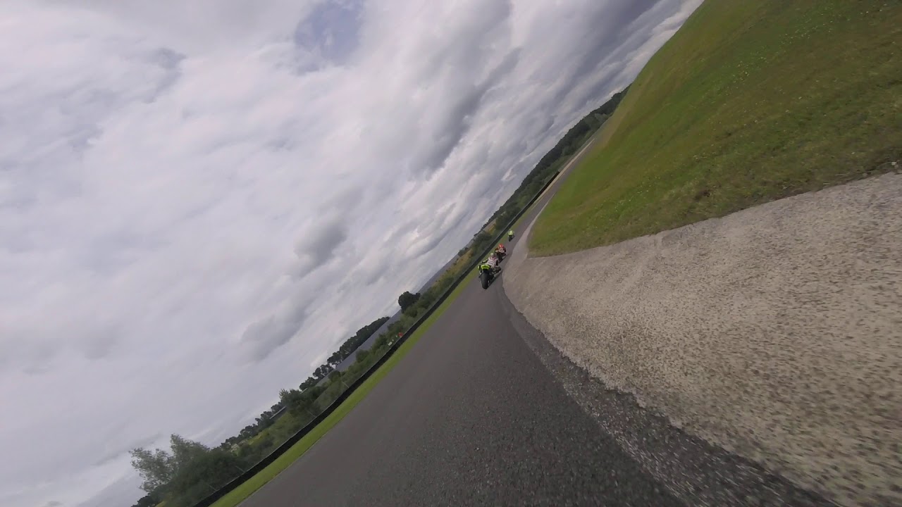 haute saintonge moto  EXPERT 600 GSXR VS RSV4