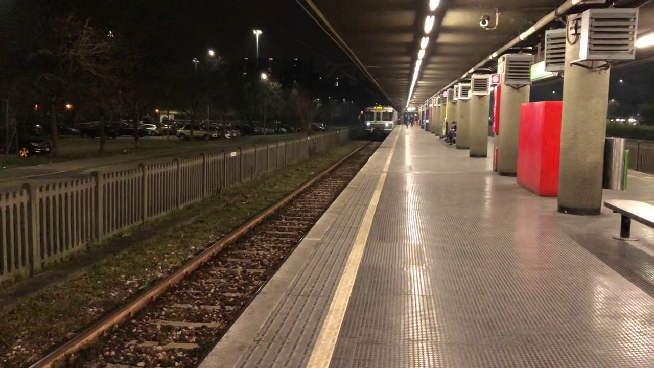 Viaggio a bordo di un treno tradizionale linea M2 da Crescenzago a Vimodrone