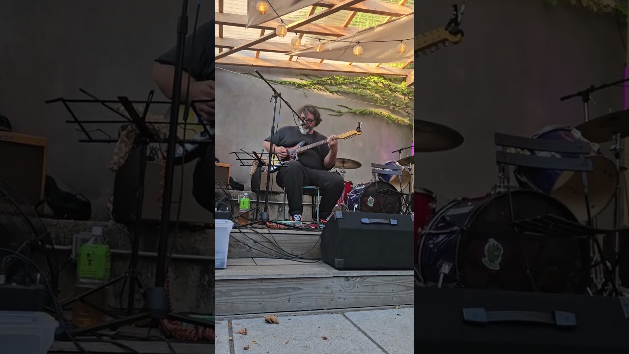 Dump (James McNew of Yo La Tengo) @ Mama Tried, Brooklyn, NY 7/11/24  pt 1