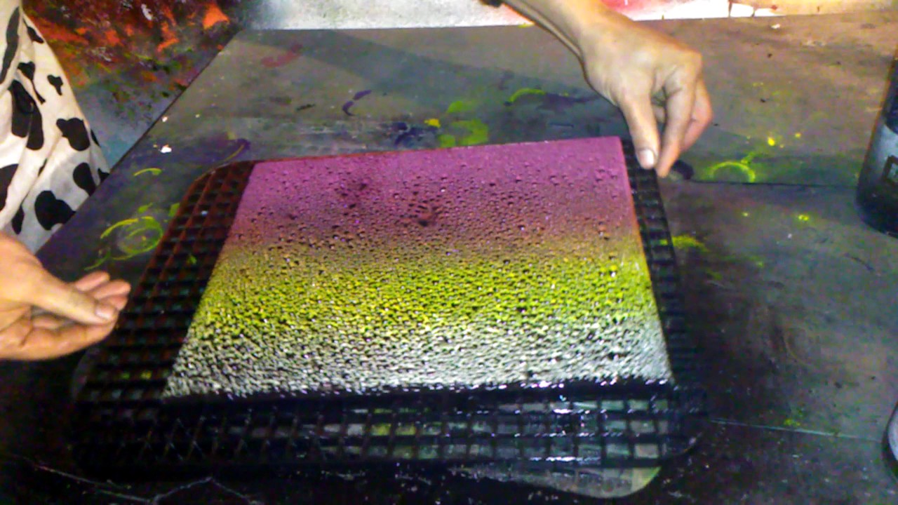 pintando un cuadro de lienzo con Spray ..efecto gotas