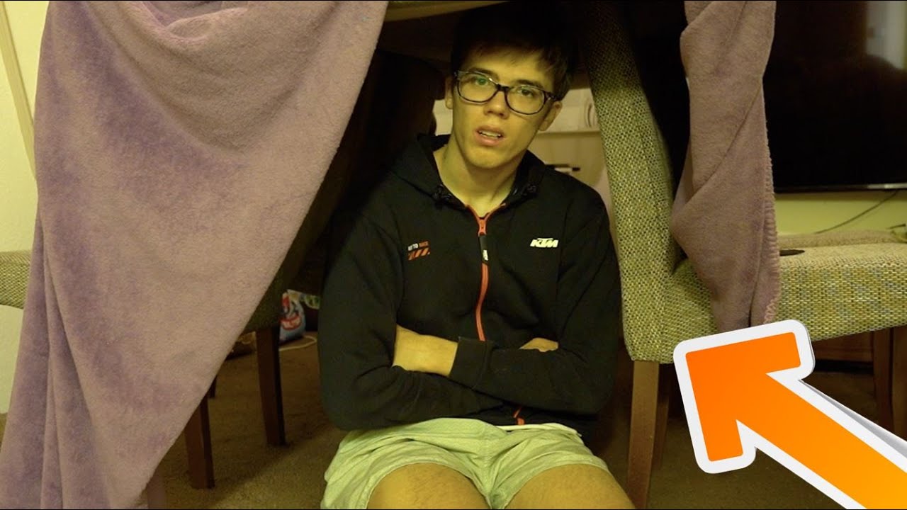 Titkos B&aacute;zist &Eacute;p&iacute;tettem a Szob&aacute;mban 😂