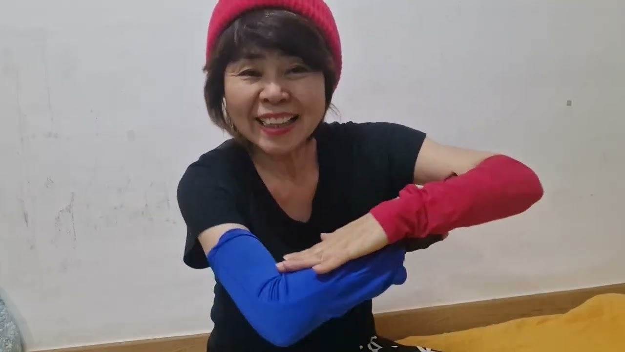 내나이가 어때서(오승근) 방구석 몸풀기율동 강인필강사 실버전문 노래웃음체조강사 복지관 노인대학 실버건강댄스강사 