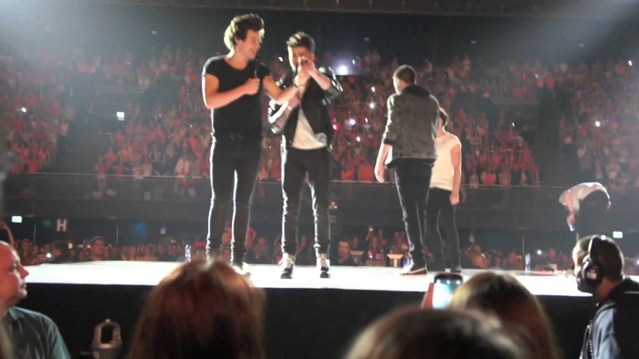 TMH Tour Amsterdam 03-05-2013 - Twitter Questions