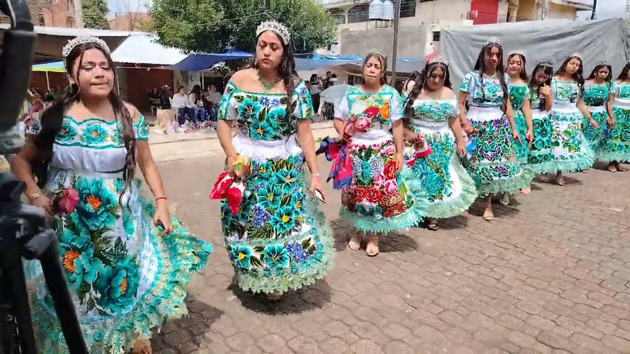 DANZA DE LOS CABALLITOS EN LAS FIESTAS DEL CRISTO MILAGROSO DE OCUMICHO