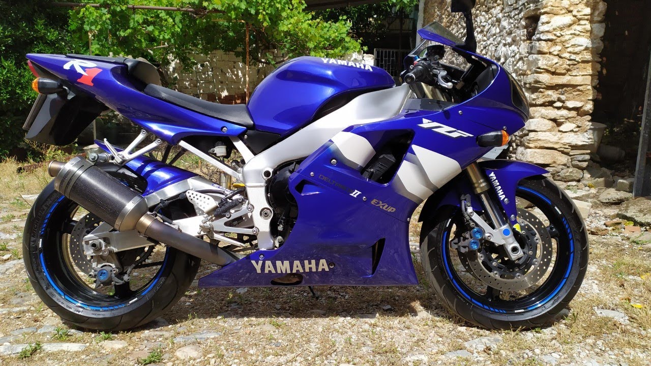R1 2000 5jj ,#01, first time look around, fuel sender,air filter, fuel pump and hoses....