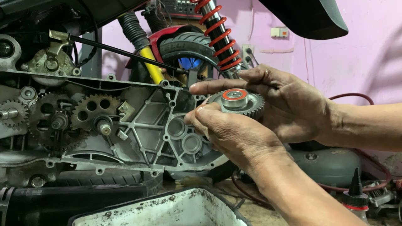 Motoneta DS 150 ruido en la transmisión,(caja) baleros de rueda, parte 2.
