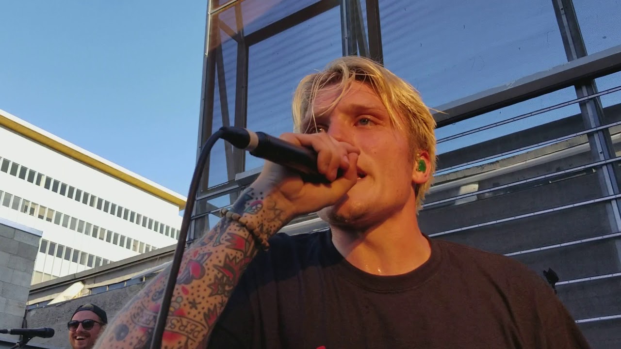 Neck Deep - Happy Judgement Day (live)