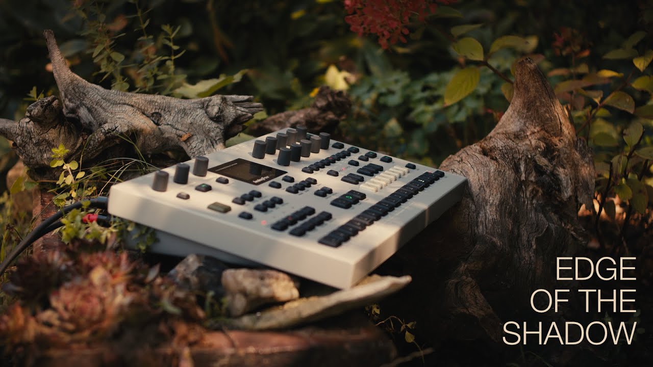 edge of the shadow ... Elektron Analog Four MK II ... psybient, chill, downbeat