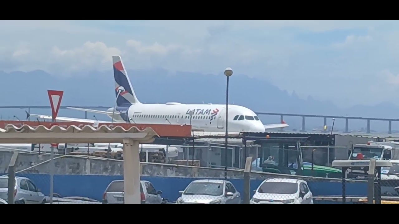 @3×gol azul layam decolsndo 2×gol bi motor helecoptero latam aproximando pra pouso latam pousando