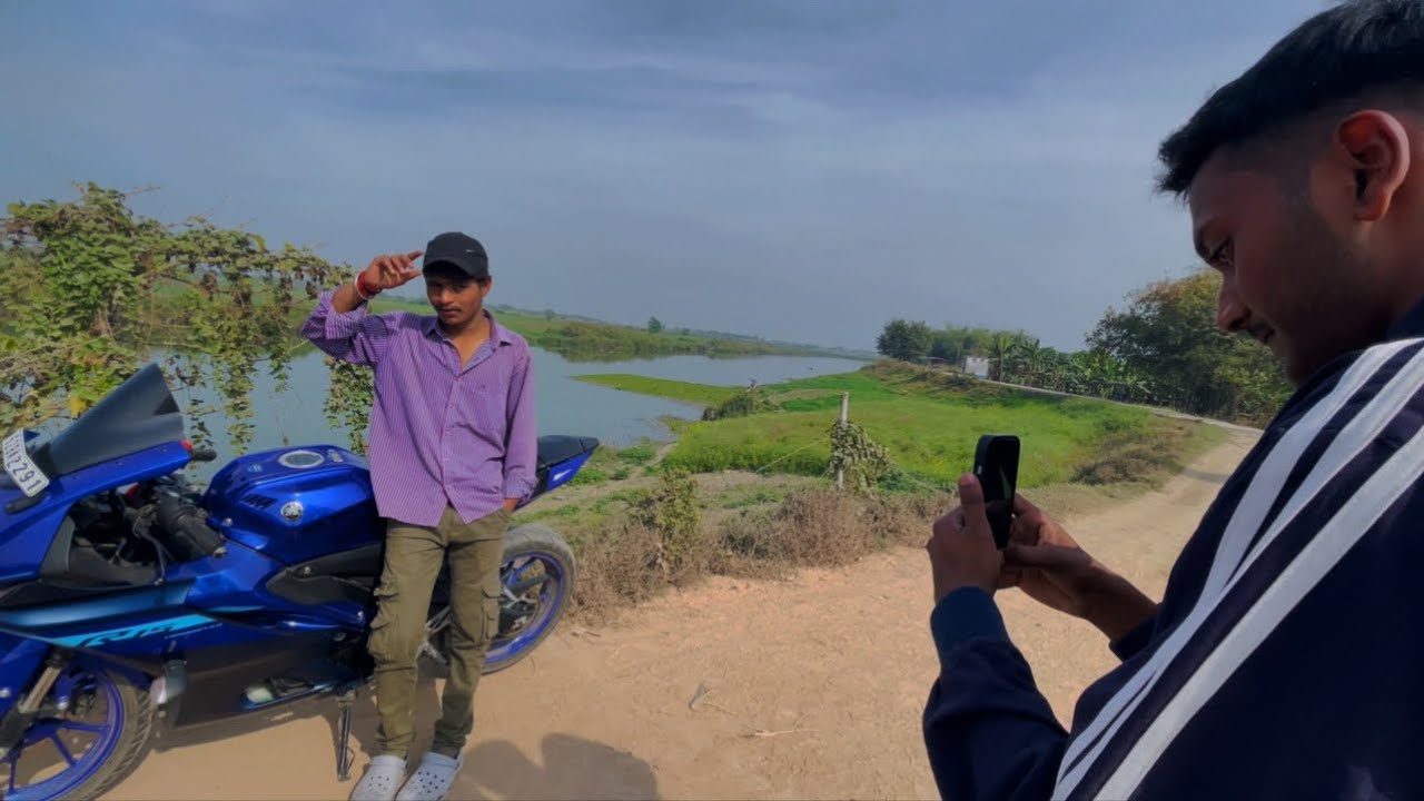 চুল কাটা বাদ দিয়ে বন্ধুদের সাথে পার্ক এ চলে এসেছি ফটো সুট করতে ।😁