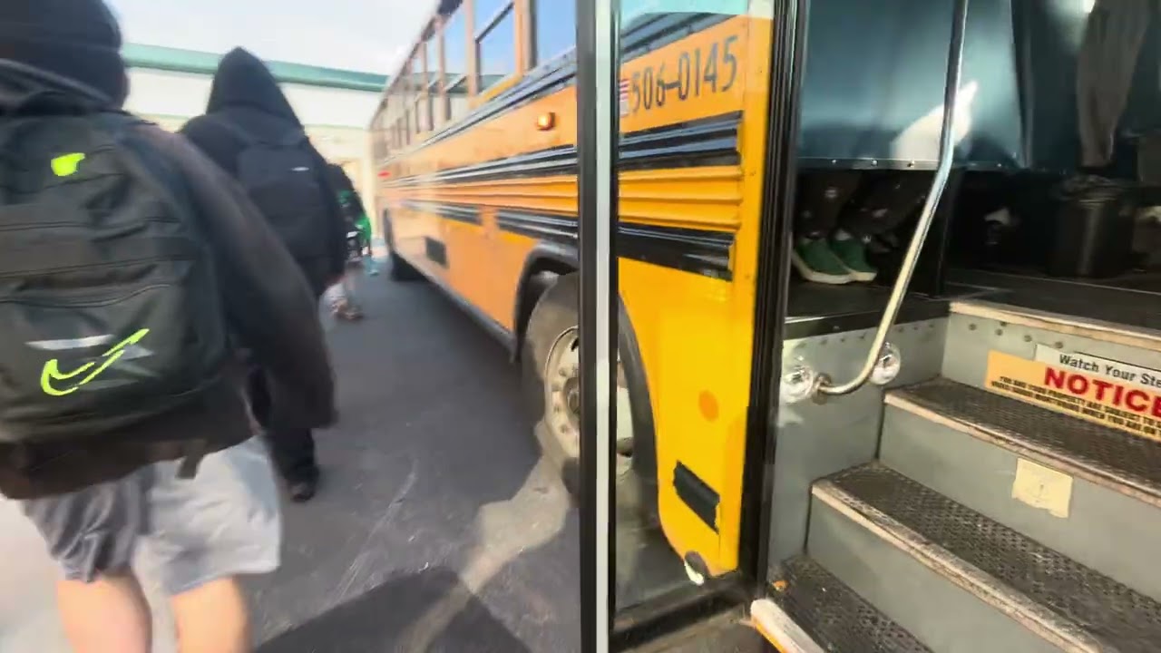 Buses departing (short vid)