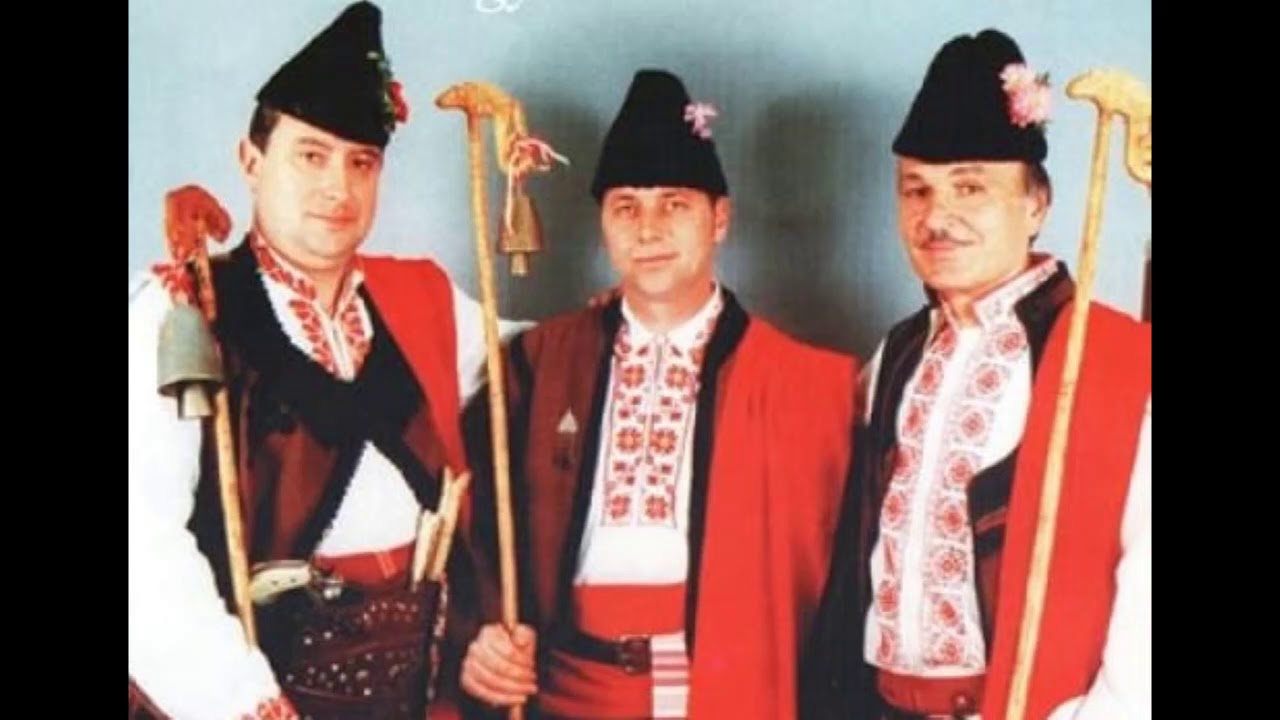 Трио Румен Родопски - Девойко, мари, хубава, сипни ми винце