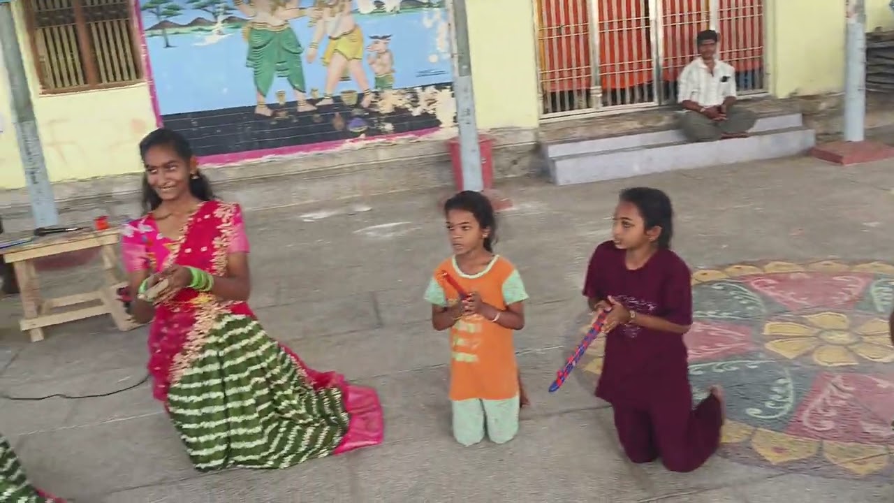 మకర సంక్రాంతి పండుగ సందర్భంగా... కోలాటం ప్రదర్శన లో మాసాపేట, రెడ్డివారిపల్లి విజయదుర్గా  అరుణ బృందం 