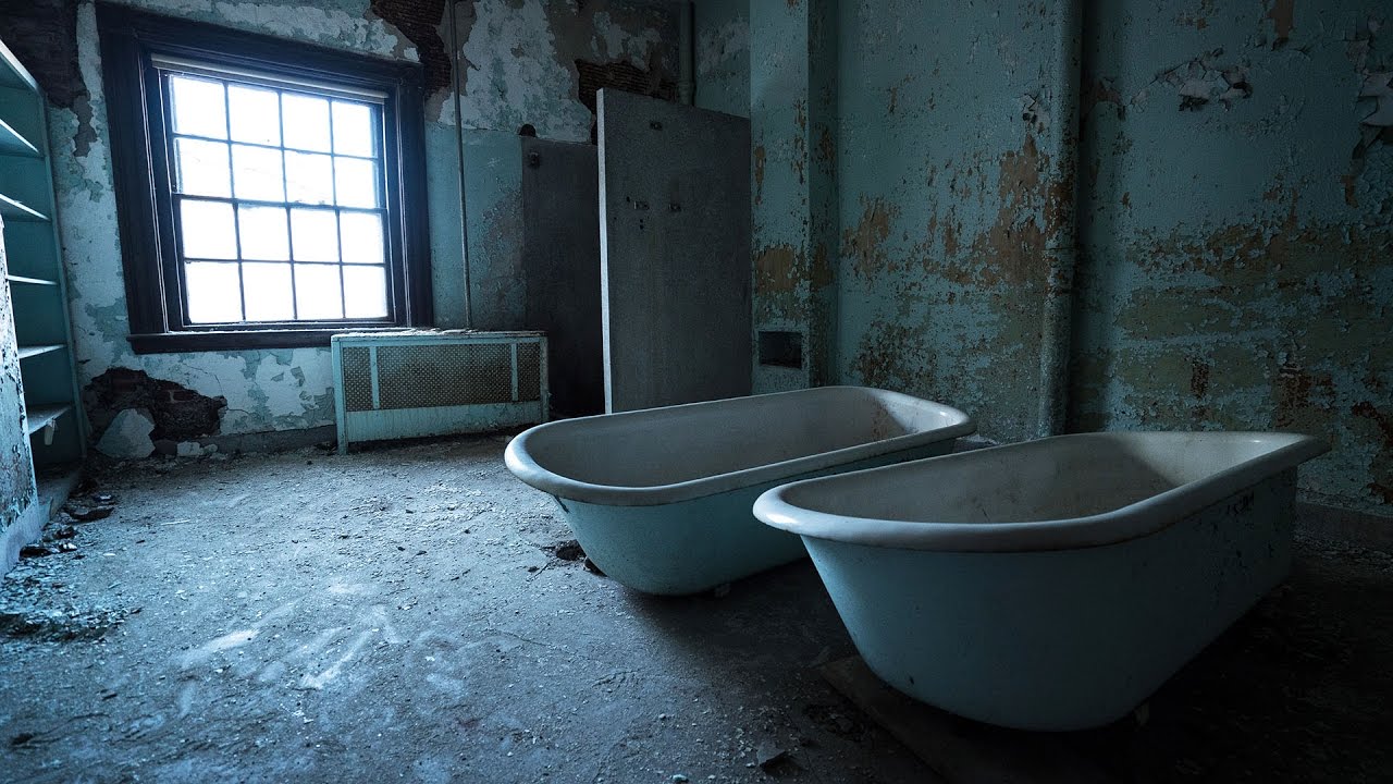 Exploring an Abandoned Mental Hospital - Dangerous Collapses Everywhere