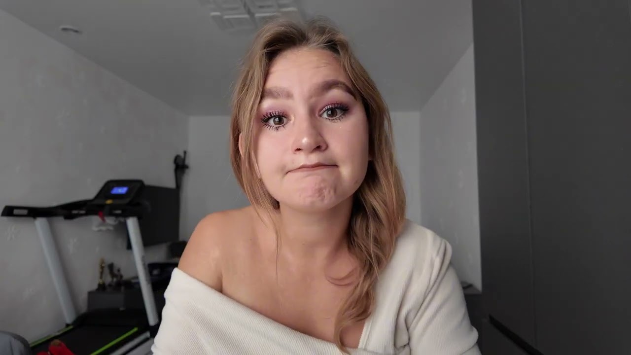 Моя кошка попала в беду / My cat is in trouble