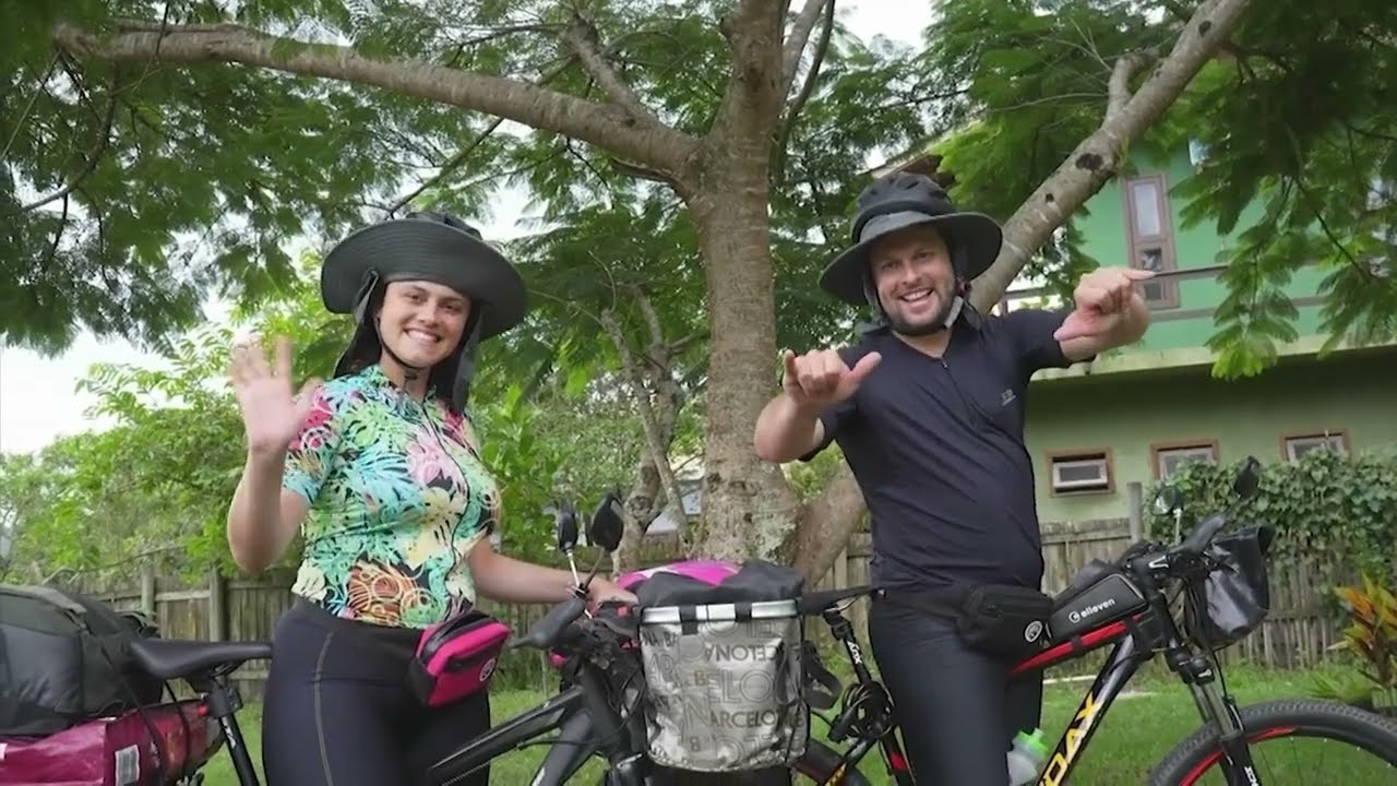 Casal catarinense viaja pelo litoral brasileiro de bicicleta
