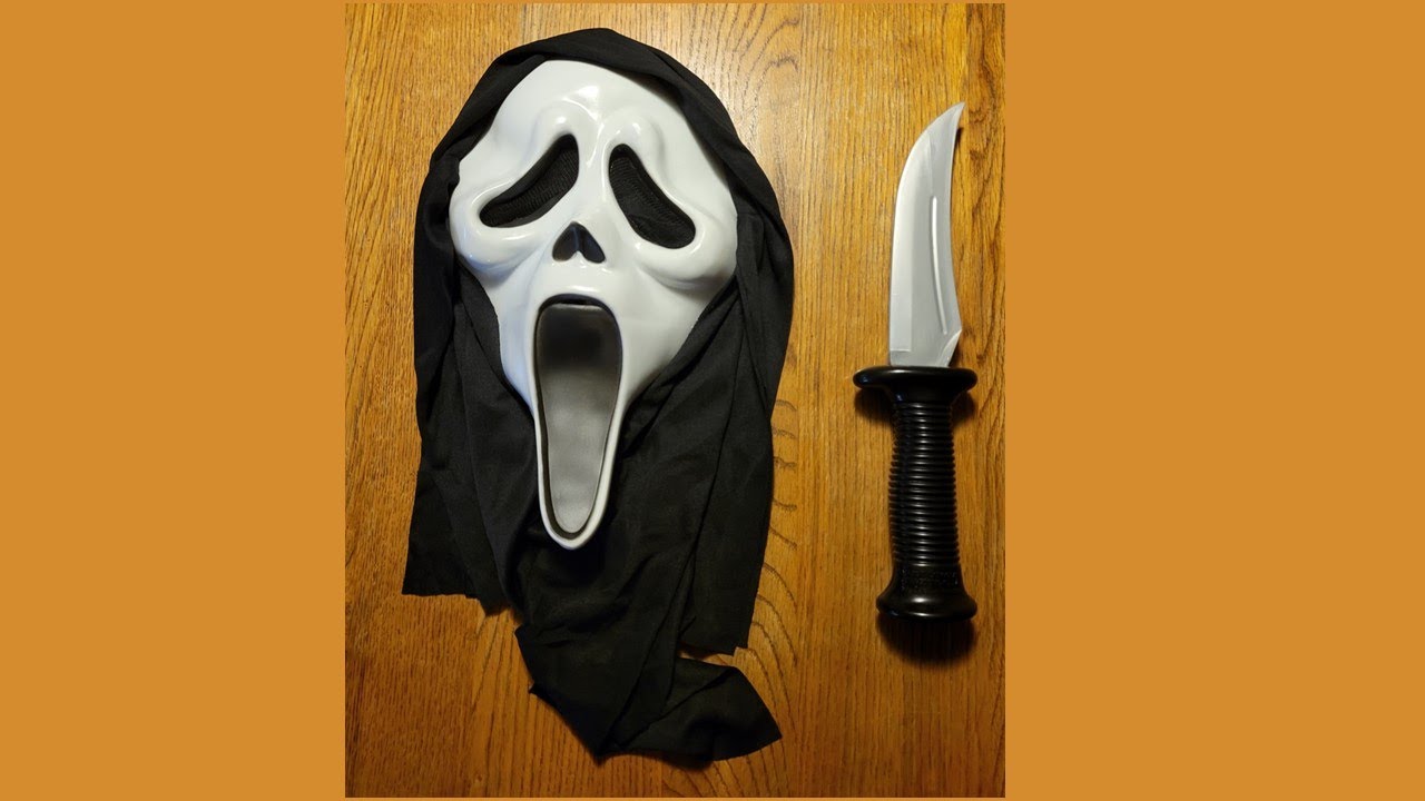 Funworld Ghostface mask, prop knife, and costume overview (Scream)