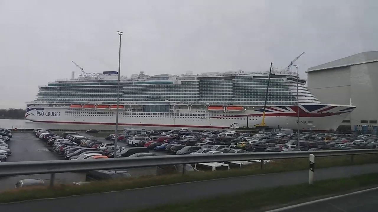 Kreuzfahrtschiff  Papenburg Germany  - круизное судно Папенбург Германия   1#