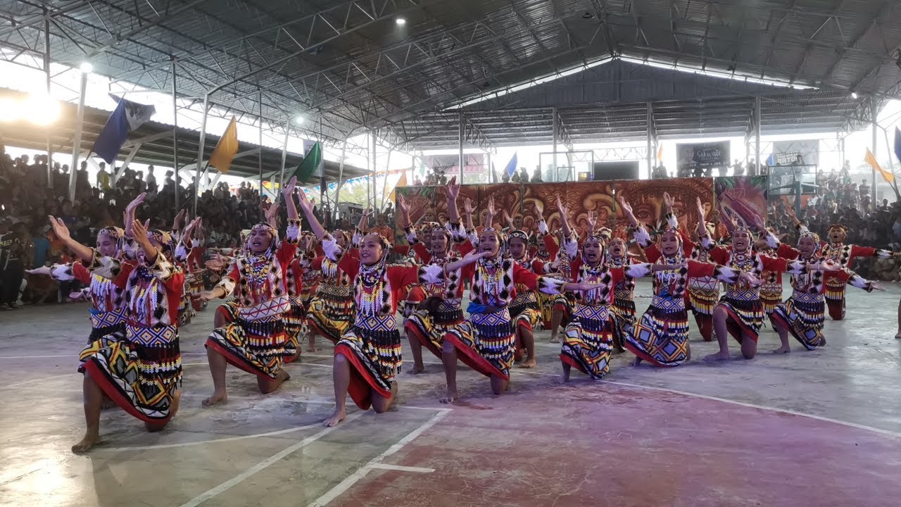 Champion Neo - Ethnic Competition