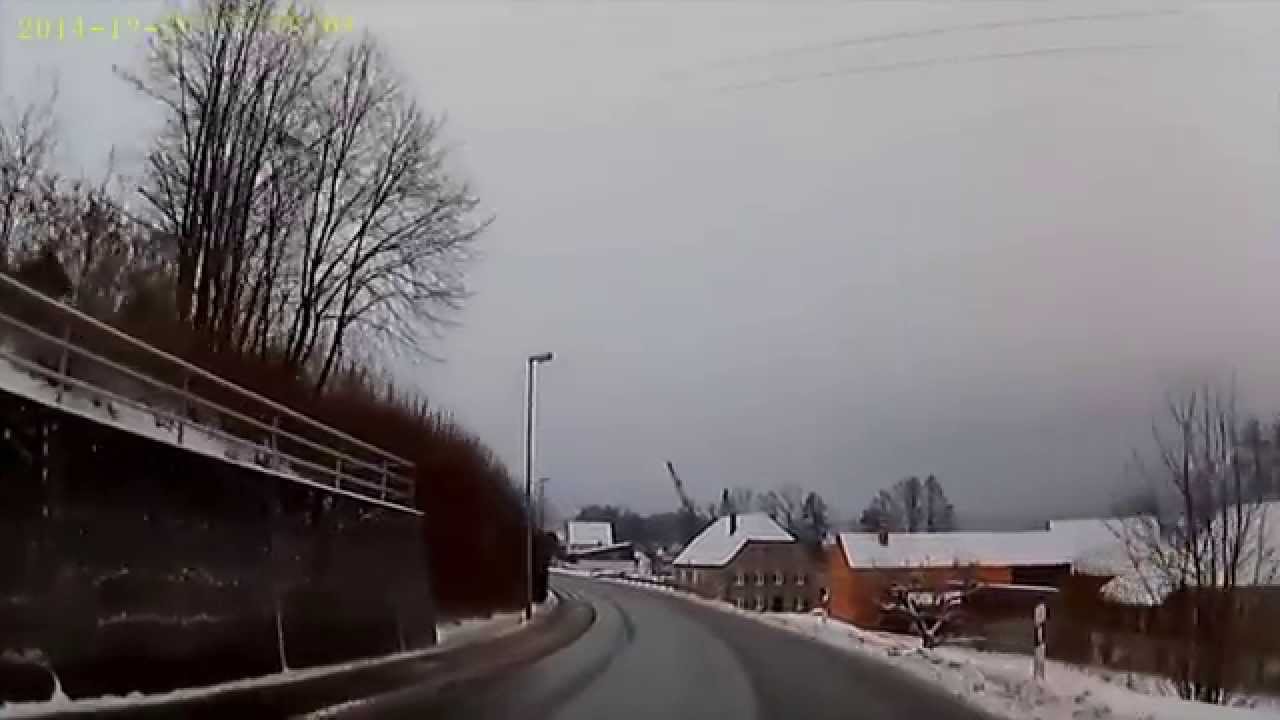 D: Amlingstadt. Wernsdorf. Gemeinde Strullendorf. Landkreis Bamberg. Ortsdurchfahrt. Dezember 2014