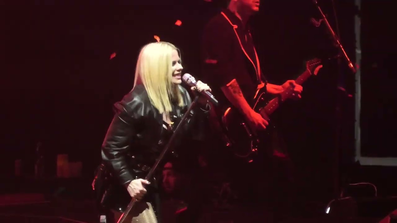 Avril Lavigne 2023-04-30 Łódź, Atlas Arena, Poland - Sk8er Boi