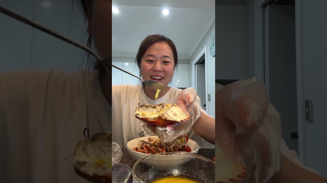 Just your normal average brekki #jinyandfood #mudcrab #crabmukbang