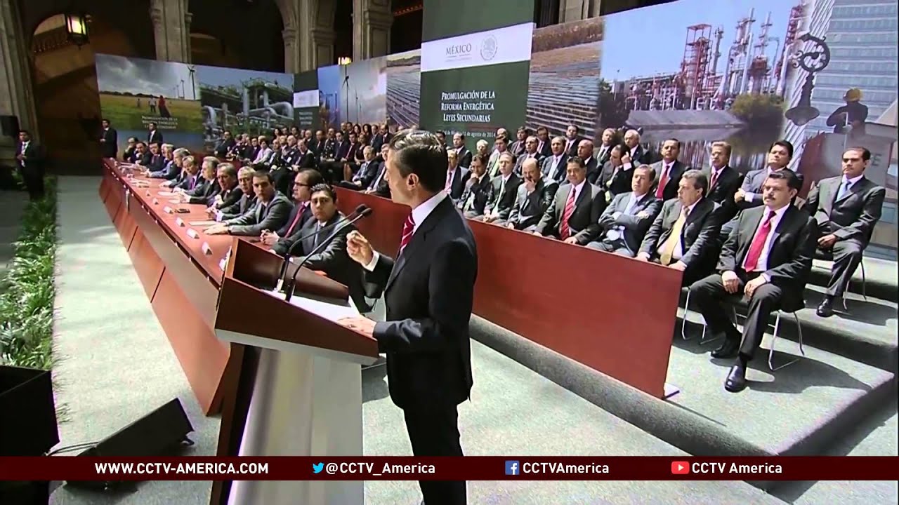Mexico opens oil and gas industries to private investors