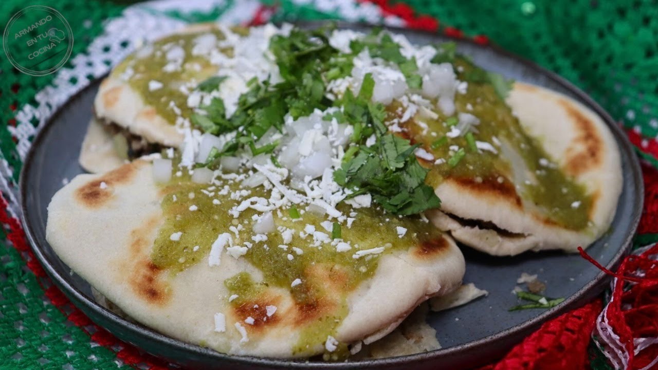 Gorditas Ahogadas En Salsa Verde