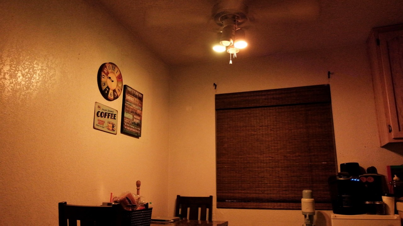 Philips Hue 3rd Gen ; 2 bulbs + Hue Disco  [ 4K video ]