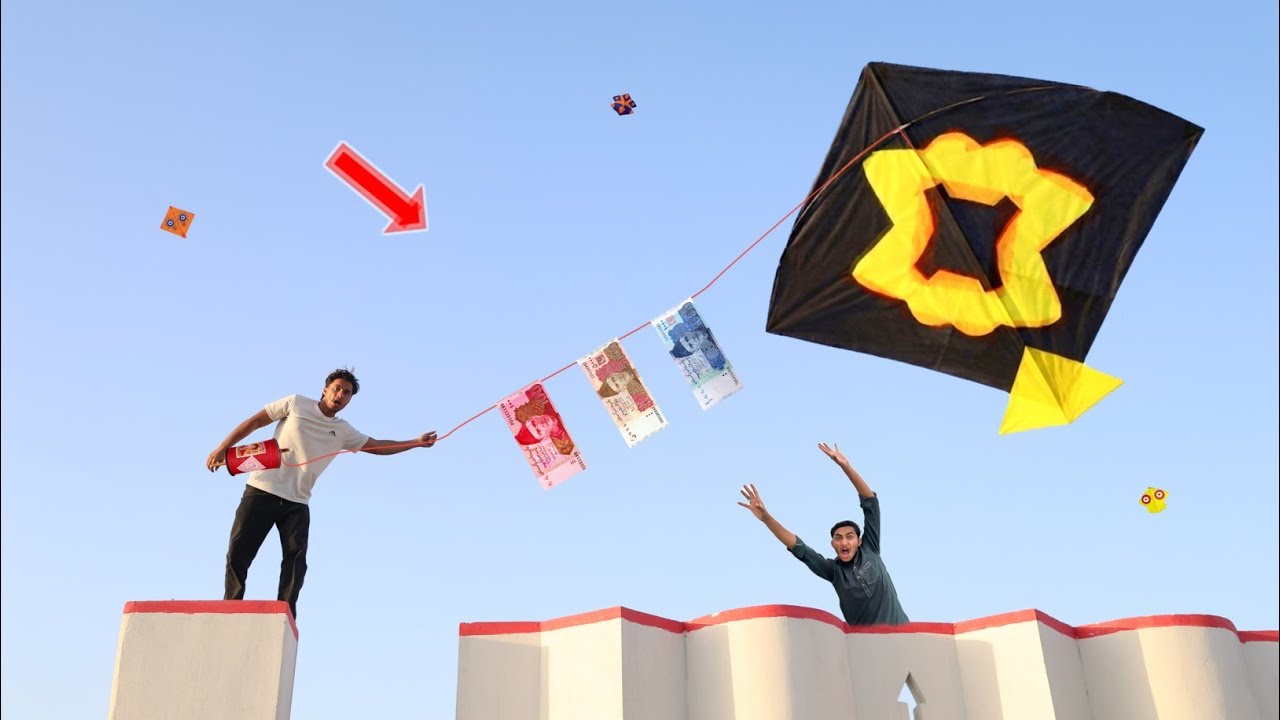 Pakistani Beautiful Small Kite With 1000 Rupees Catch Abubaker Roof 